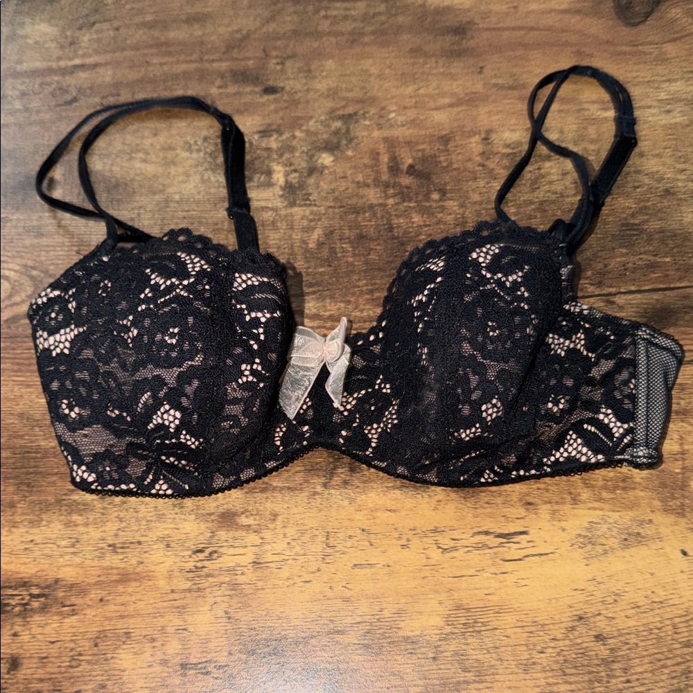 Chic Black Lace Bra with Bow Accent